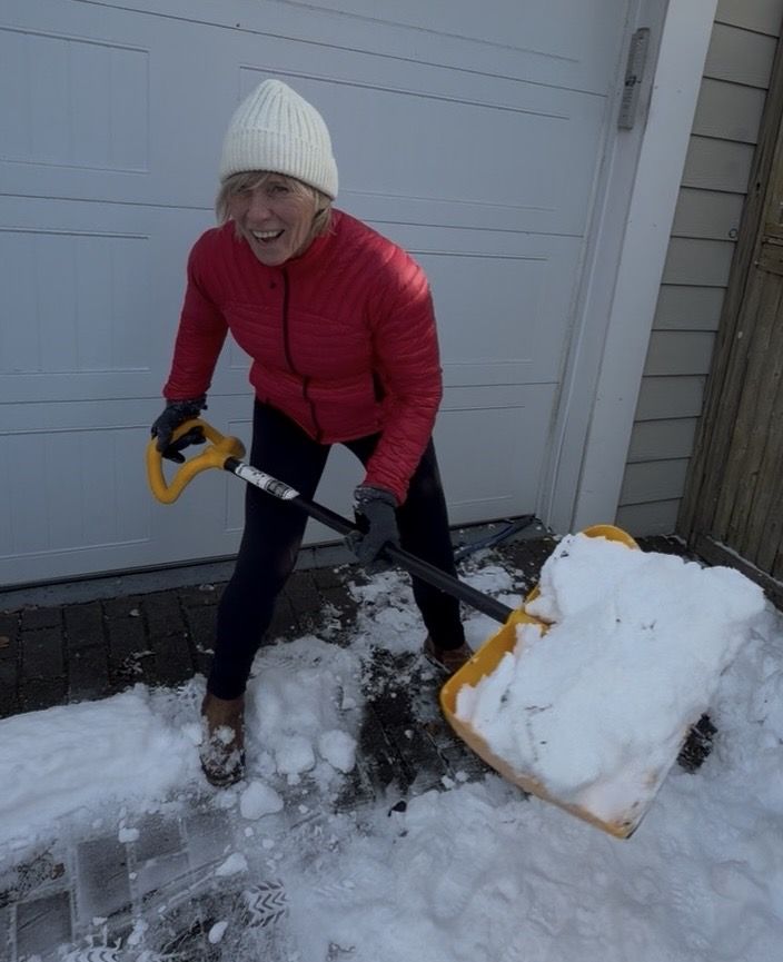 Polli shoveling