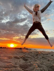 Polli-sunrise-jump-777x1024-1